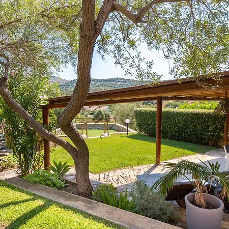 Villa Sa Barchitta A Nella Baia Di Porto Luna Simius